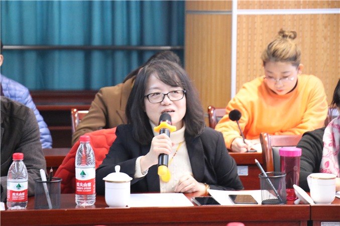 积极座谈.jpg 积极座谈.jpg